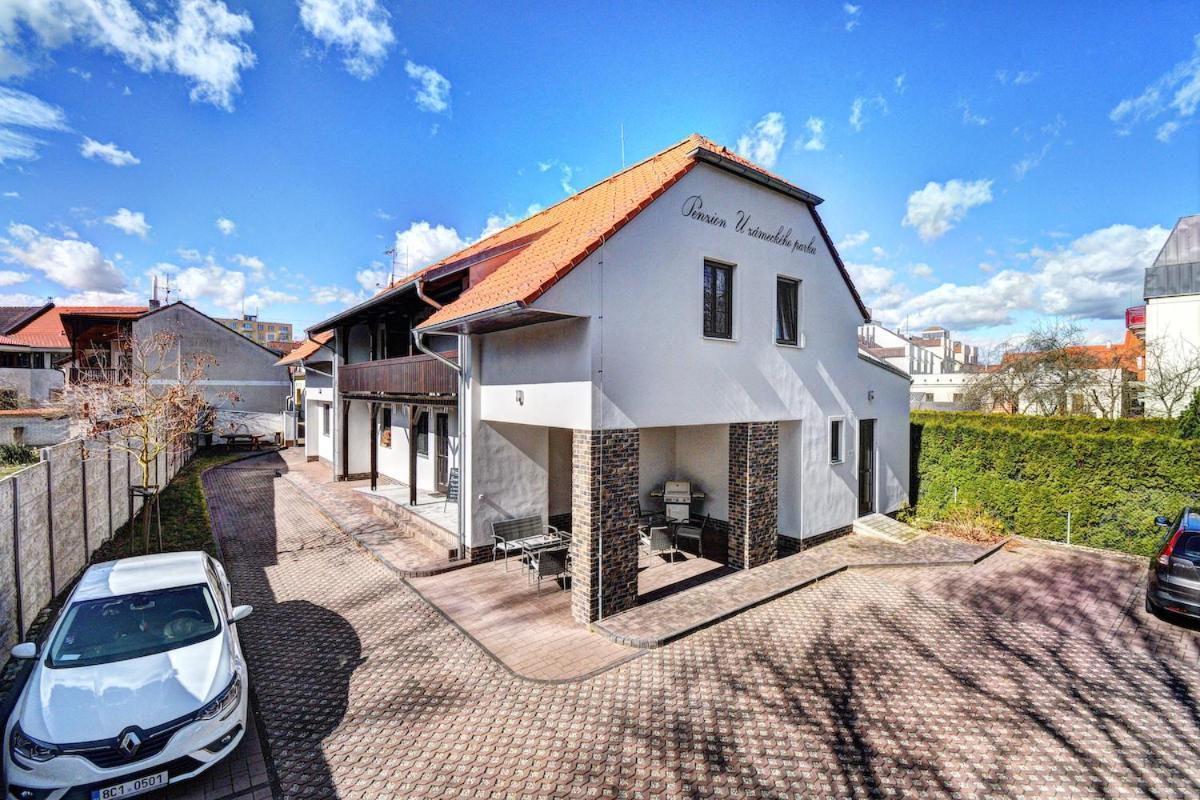 Penzion U zámeckého parku Trebon Exterior foto